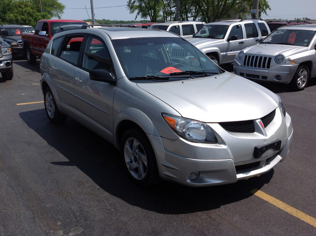 Pontiac Vibe 2003 photo 2