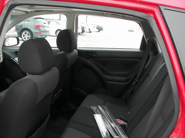 Pontiac Vibe 2003 photo 2