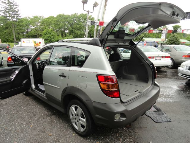 Pontiac Vibe Base SUV