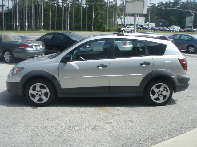 Pontiac Vibe 2004 photo 1