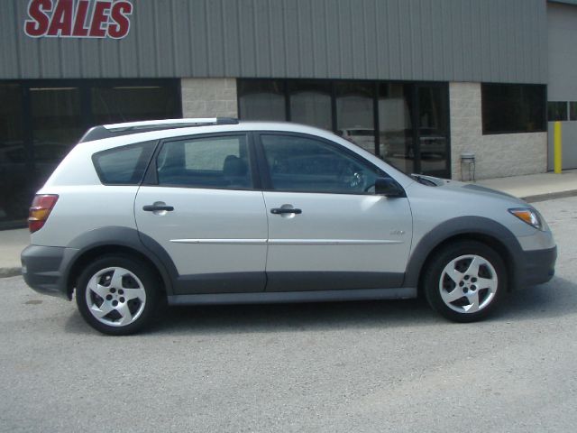 Pontiac Vibe 2004 photo 2