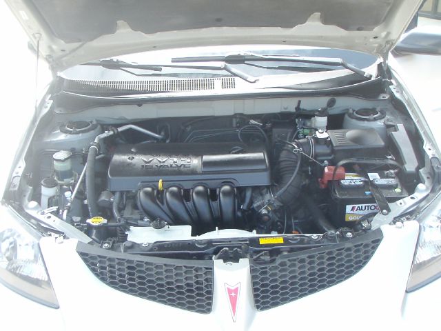 Pontiac Vibe 2004 photo 3