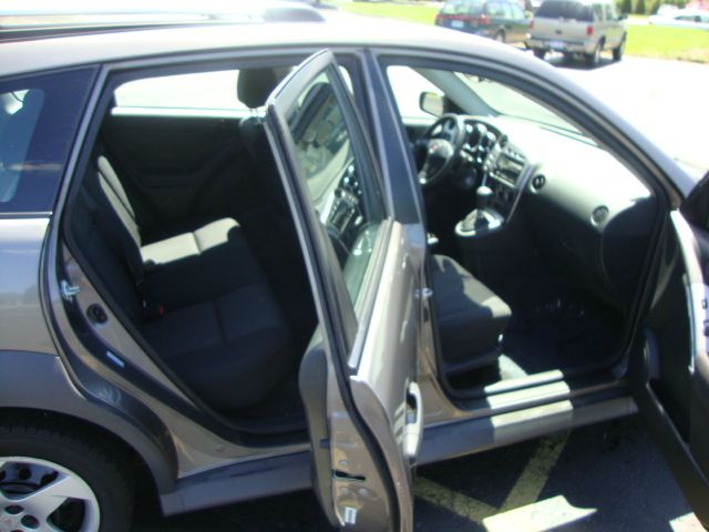 Pontiac Vibe 2004 photo 2