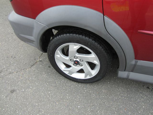 Pontiac Vibe 2004 photo 2