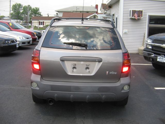 Pontiac Vibe 2004 photo 1