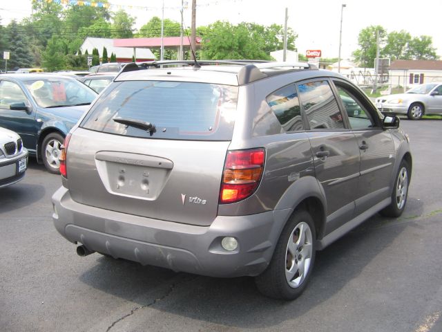 Pontiac Vibe 2004 photo 2