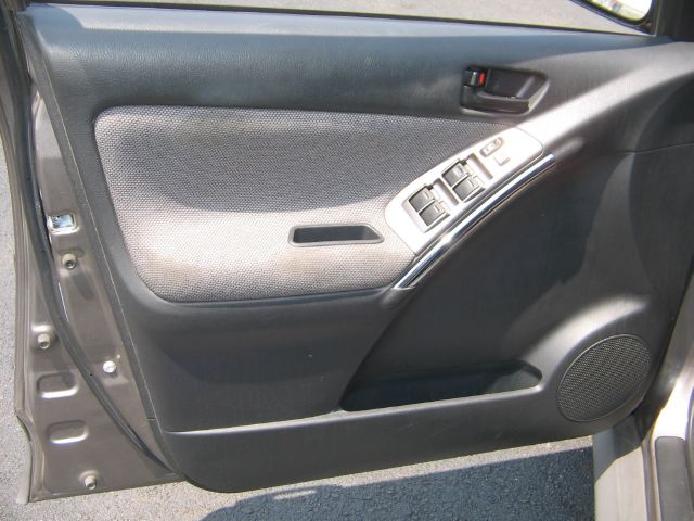 Pontiac Vibe 2004 photo 3