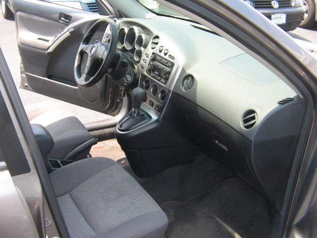 Pontiac Vibe 2004 photo 4