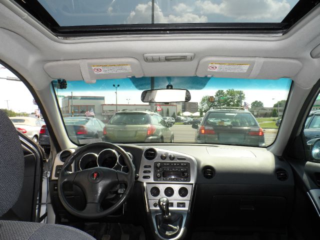 Pontiac Vibe 2004 photo 3