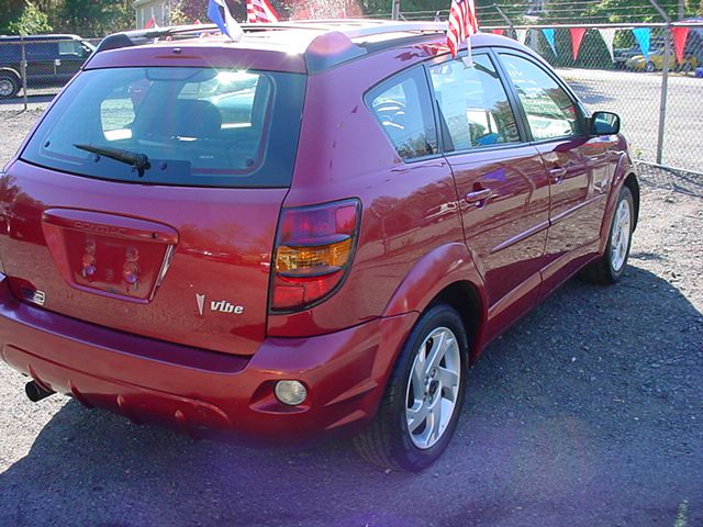 Pontiac Vibe 2004 photo 2