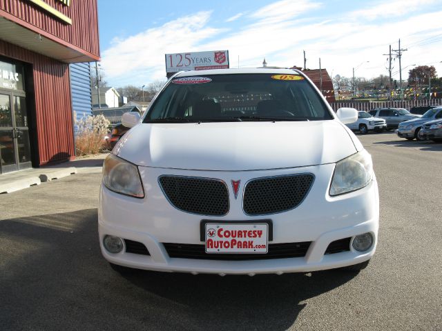 Pontiac Vibe 2005 photo 2