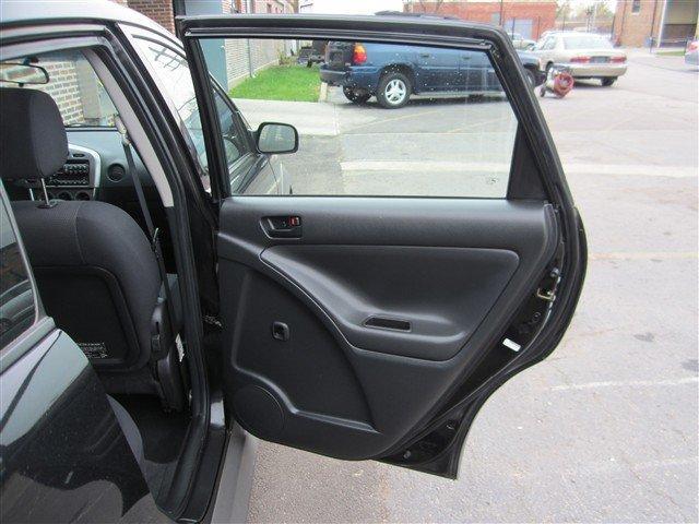 Pontiac Vibe 2005 photo 2