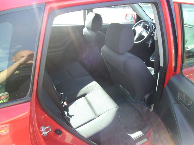 Pontiac Vibe 2005 photo 1