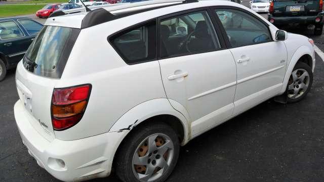 Pontiac Vibe 2005 photo 1