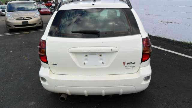 Pontiac Vibe 2005 photo 2