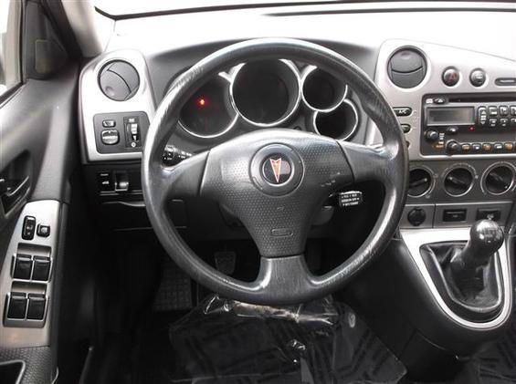 Pontiac Vibe 2005 photo 2