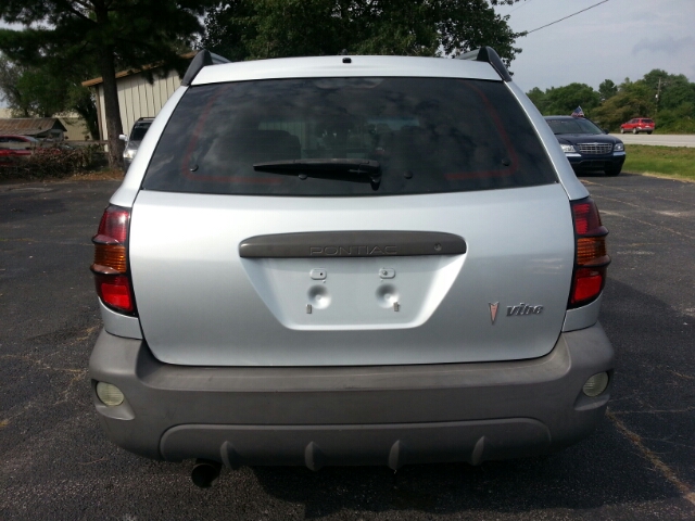 Pontiac Vibe 2005 photo 1