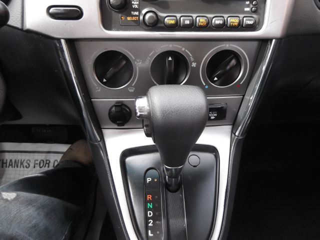 Pontiac Vibe 2005 photo 3