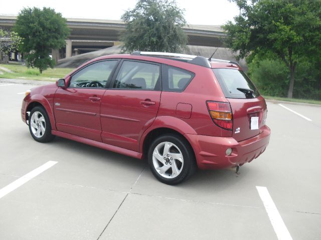 Pontiac Vibe 2006 photo 2