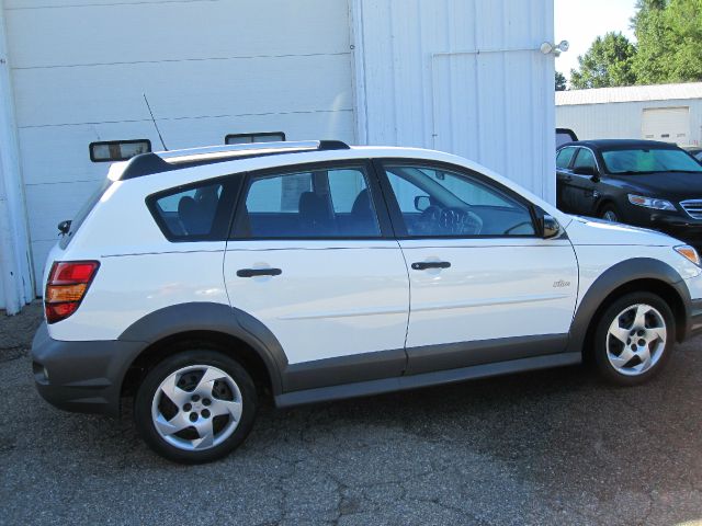 Pontiac Vibe 2006 photo 3