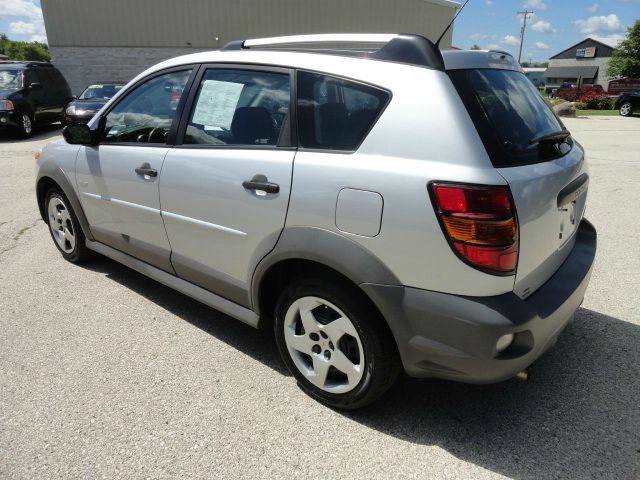 Pontiac Vibe 2006 photo 1