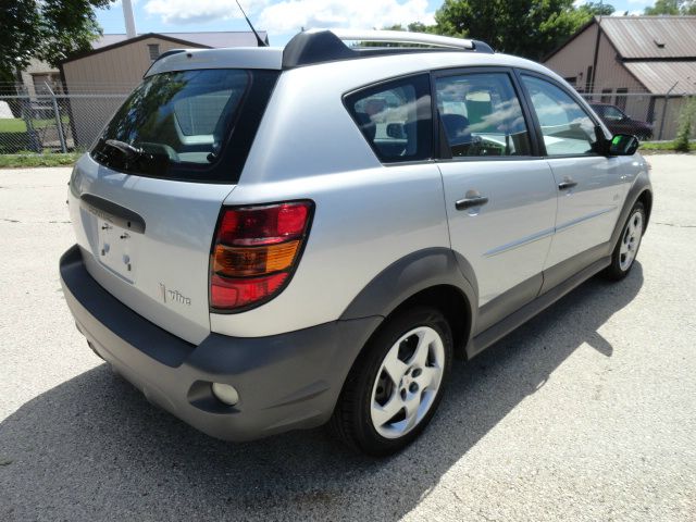 Pontiac Vibe 2006 photo 2