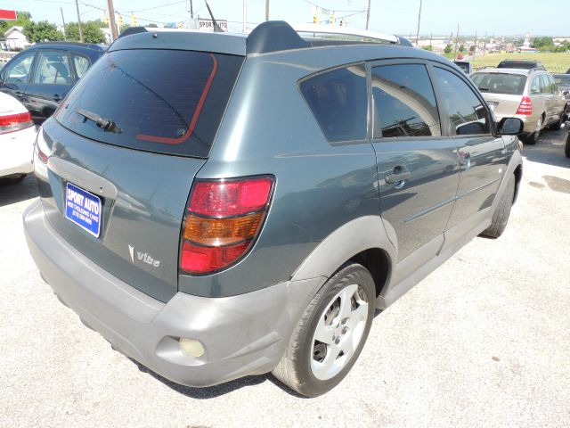 Pontiac Vibe 2006 photo 2