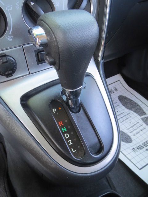 Pontiac Vibe 2007 photo 17