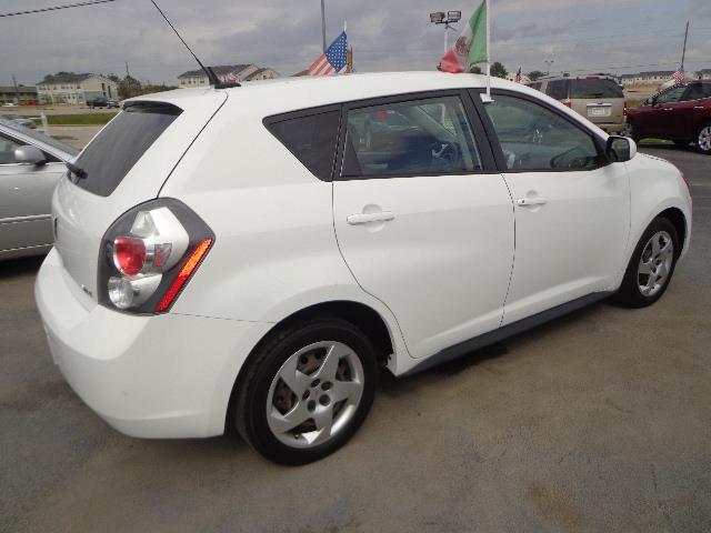 Pontiac Vibe 2009 photo 1