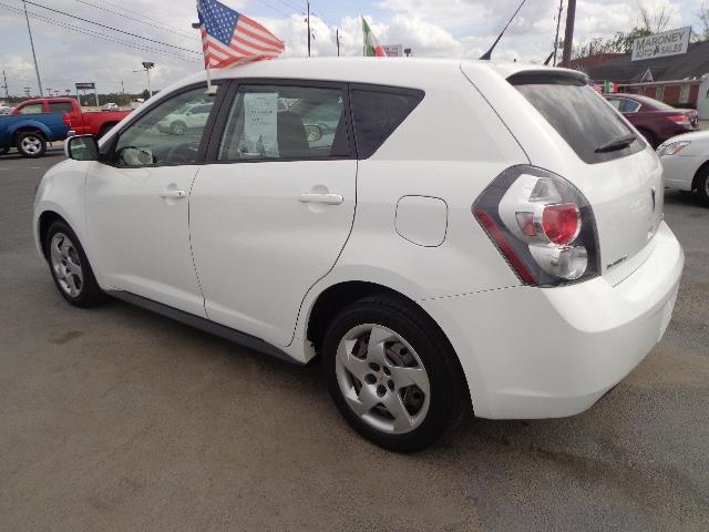 Pontiac Vibe 2009 photo 2