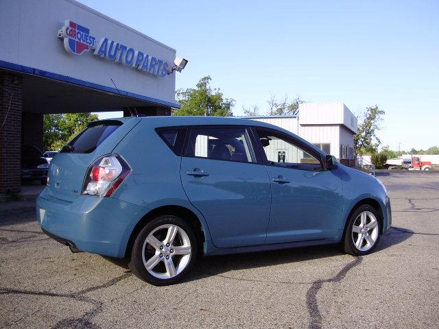 Pontiac Vibe 2009 photo 2