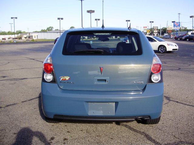 Pontiac Vibe 2009 photo 3