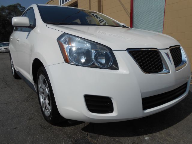 Pontiac Vibe 2009 photo 2