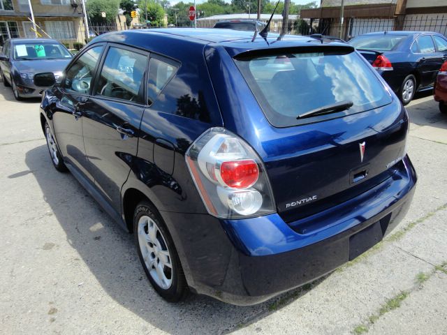 Pontiac Vibe 2010 photo 3