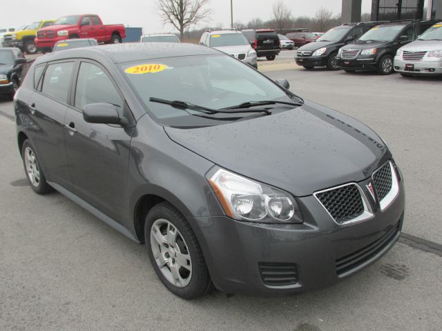 Pontiac Vibe 2010 photo 2