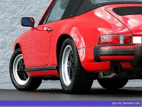 Porsche 911 1983 photo 1