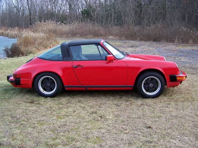 Porsche 911 1985 photo 1