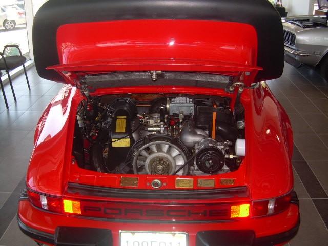 Porsche 911 1985 photo 1