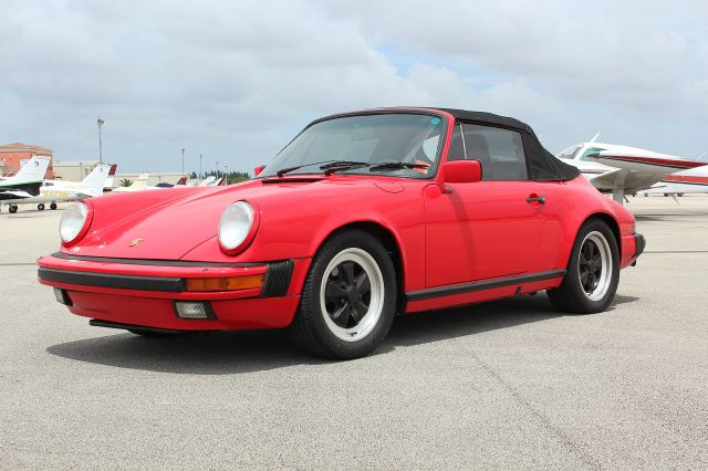 Porsche 911 1986 photo 1