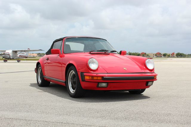 Porsche 911 1986 photo 2