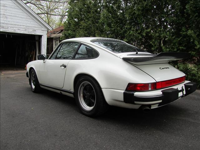 Porsche 911 1987 photo 1