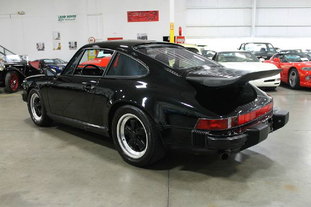 Porsche 911 1988 photo 2