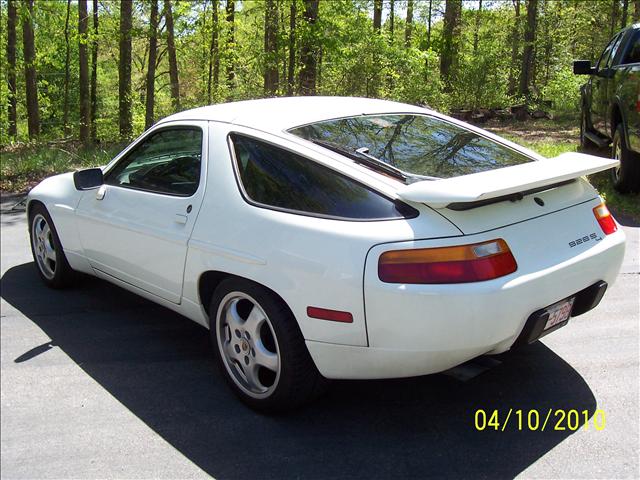 Porsche 928 1987 photo 1