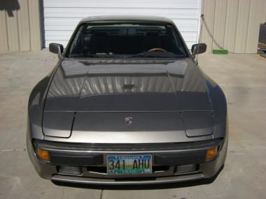 Porsche 944 1983 photo 1