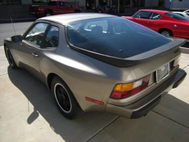 Porsche 944 1983 photo 3