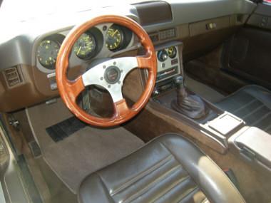 Porsche 944 1983 photo 4