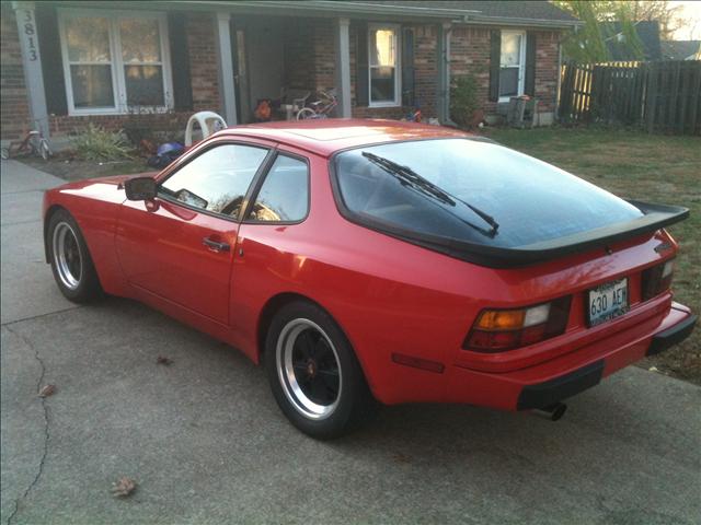 Porsche 944 1983 photo 2