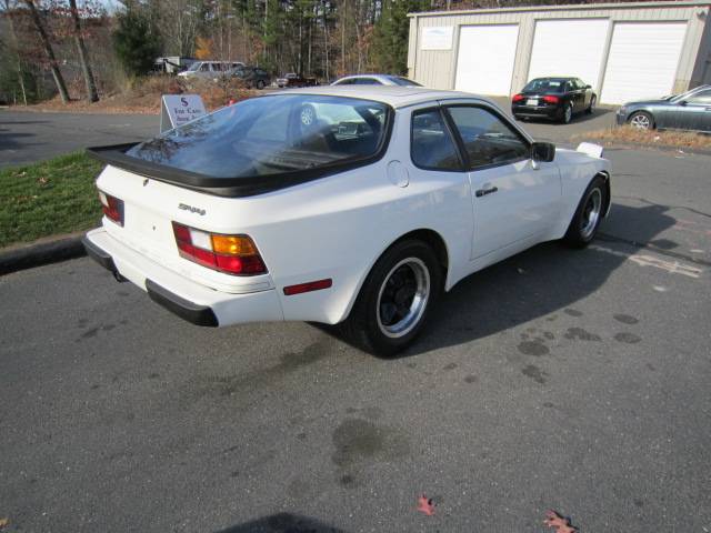 Porsche 944 1983 photo 5