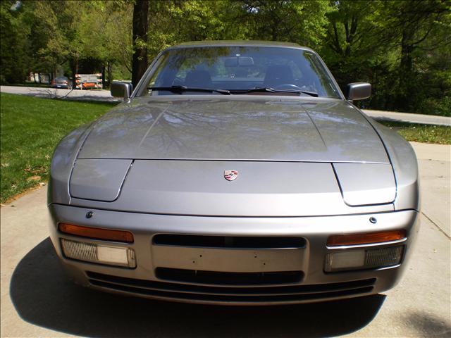 Porsche 944 1986 photo 1