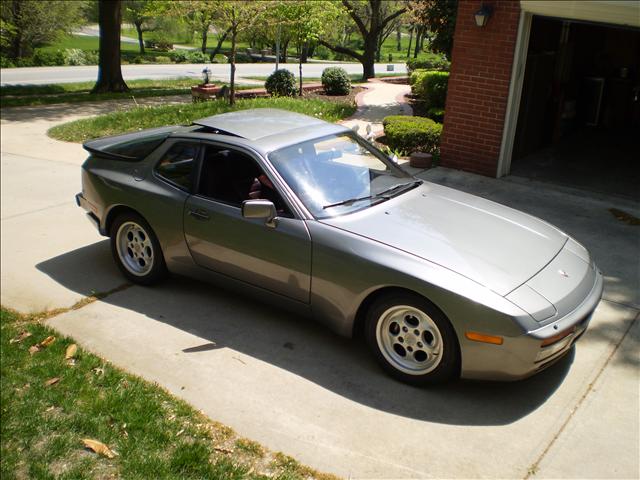 Porsche 944 1986 photo 2